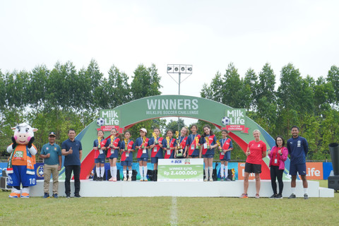 British School Jakarta juara KU 10 MilkLife Soccer Challenge Tangerang 2025. Foto: Dok. MilkLife Soccer