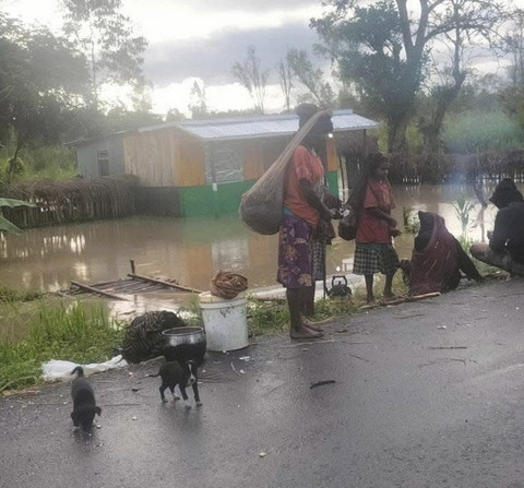 Kemensos mengirimkan bantuan untuk ribuan korban banjir dan longsor di Wamena, Jayawijaya, Papua Pegunungan. Foto: Kemensos RI