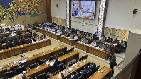 Rapat kerja pansus RUU tentang Pengelolaan Udara di Badan Legislasi DPR RI, Selasa (29/4/2025). Foto: Haya Syahira/kumparan