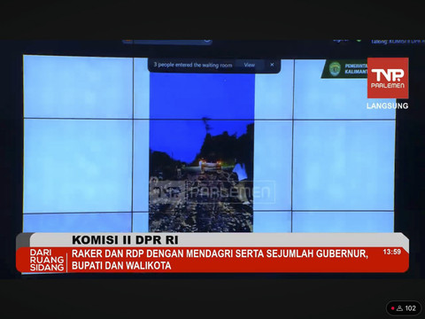 Gubernur Kalimantan Timur, Rudy Mas'ud menceritakan kondisi jalanan rusak saat rapat bersama Komisi II DPR RI, Selasa (29/4/2025). Foto: YouTube/ TVR Parlemen