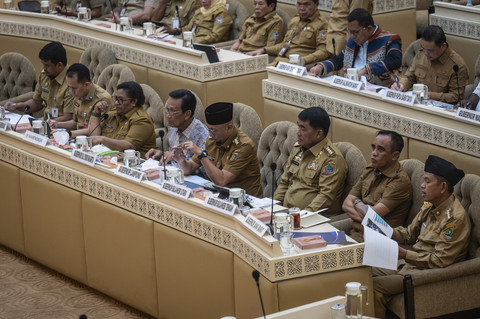 Suasana Raker dan RDP Komisi II DPR RI bersama Mendagri dan sejumlah Gubernur serta Walikota, Selasa (29/4/2025). Foto: Bayu Pratama S/Antara Foto