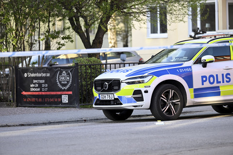Ilustrasi mobil polisi di Uppsala, Swedia, Selasa (29/4/2025). Foto: TT News Agency/Fredrik Sandberg via REUTERS