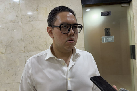 Wakil Ketua Komisi I DPR RI, Dave Akbarshah Fikarno di kompleks Parlemen, Senayan, Jakarta Pusat, Rabu (30/4/2025). Foto: Abid Raihan/kumparan