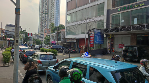 Suasana lokasi bentrokan dua kelompok di Kemang, Jakarta Selatan, Rabu (30/4). Foto: Rachmadi Rasyad/kumparan