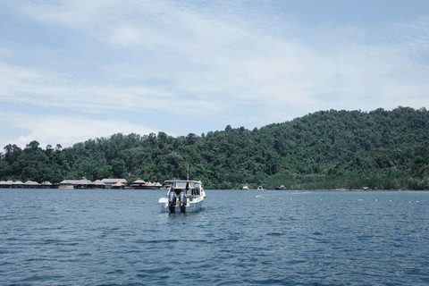 Ilustrasi Wisata Tanjung Duriat. Sumber: Unsplash/Eley Wong