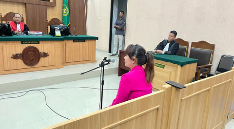Isa Zega saat menjalani sidang tuntutan di Pengadilan Negeri (PN) Kepanjen, Malang, Rabu (30/4/2025), Foto: Istimewa