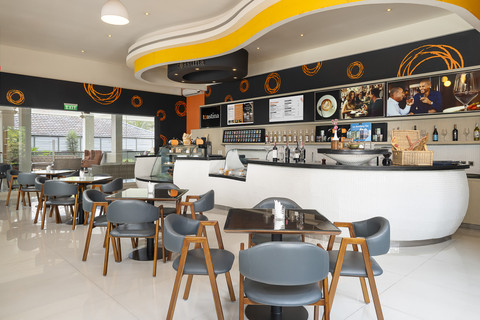 Suasana Toastina, kafe ikonik di kawasan Dago.  Foto: Dok. Sheraton Bandung Hotel & Towers