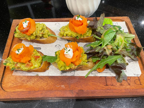 Menu terbaru PAUL, Smoked Salmon Tartines. Foto: Salsha Okta Fairuz/kumparan