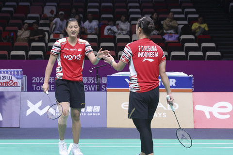 Febriana Dwipuji Kusuma/Amallia Cahaya Pratiwi saat berlaga di Piala Sudirman 2025 yang digelar di Fenghuang Gymnasium, Xiamen, China. Foto: Dok. PBSI