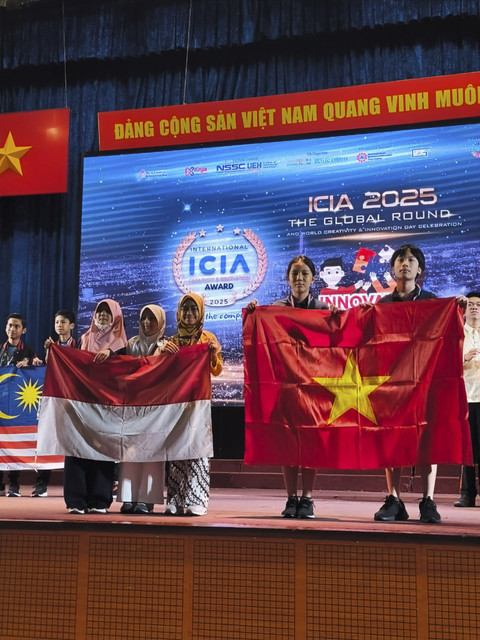 3 Siswi SDIT Nurul Fikri Depok raih penghargaan internasional ICIA berkat inovasi pangan berkelanjutan. Foto: Dok. Pribadi