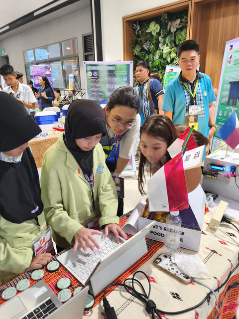 3 Siswi SDIT Nurul Fikri Depok raih penghargaan internasional ICIA berkat inovasi pangan berkelanjutan. Foto: Dok. Pribadi