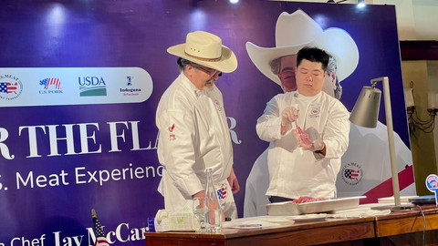 Meat Experience yang diselenggarakan di Hotel Shangri-La, Jakarta. Menggandeng chef ternama asal Amerika Serikat, Jay McCarthy.