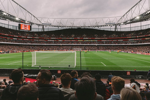 Ilustrasi link dan cara nonton live streaming Arsenal vs Bournemouth. Foto: Unsplash/Nelson Ndongala