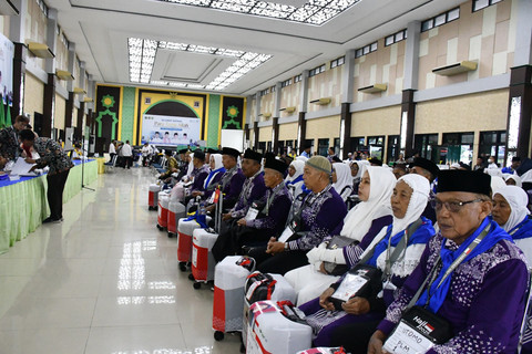 Calon Jemaah Haji asal OKU Timur saat tiba di Asrama Haji Embarkasi Palembang. Foto : Kemenag Sumsel