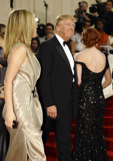 Donald Trump di Met Gala 2011. Foto: Timothy A. Clary/AFP