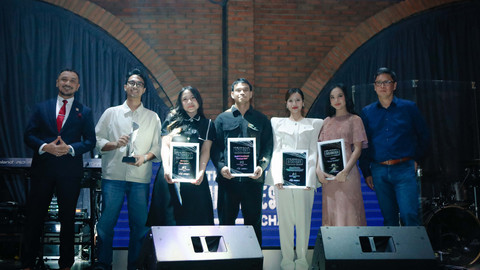 Juicy Luicy raih penghargaan di Official Indonesia Chart. Foto: Dok. Istimewa