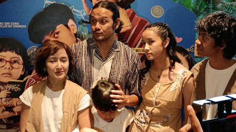 Dwi Sasono family saat memberikan pernyataan pers di kawasan Kuningan, Jakarta Selatan, Sabtu (3/5). Foto: Aprilandika Pratama/kumparan