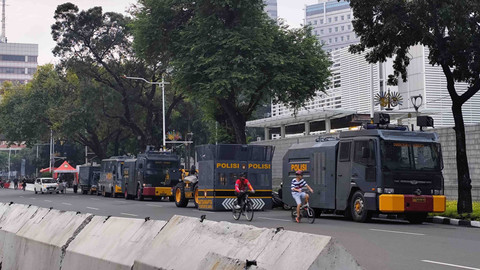 Arus lalu lintas di depan Kedubes AS terpantau lancar, Minggu (4/5).  Foto: Alya Zahra/kumparan 