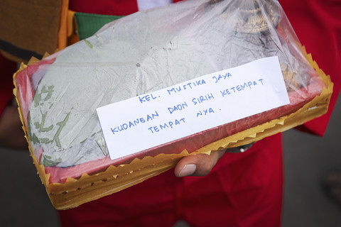 Persiapan Acara:Peserta bersiap mengikuti Festival Adu Bedug dan Dondang di di Stadion Mini Natrom Nursyamsu, Mustika Jaya. Foto: Iqbal Firdaus/kumparan