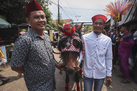 Gelaran Acara: Peserta mengikuti Festival Adu Bedug dan Dondang di di Stadion Mini Natrom Nursyamsu, Mustika Jaya. Foto: Iqbal Firdaus/kumparan