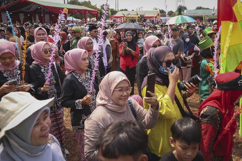 Gelaran Acara: Peserta mengikuti Festival Adu Bedug dan Dondang di di Stadion Mini Natrom Nursyamsu, Mustika Jaya. Foto: Iqbal Firdaus/kumparan