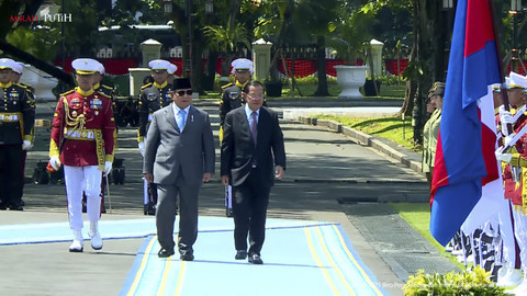 Upacara penyambutan Presiden Senat Kerajaan Kamboja Hun Sen oleh Presiden RI Prabowo Subianto di Istana Merdeka, Senin (5/5/2025). Foto: YouTube/ TVR Parlemen