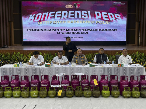 Konferensi pers penyalahgunaan Gas LPG Subsidi di Mabes Polri, Jakarta Selatan, Senin (5/5/2025). Foto: Rayyan Farhansyah/kumparan