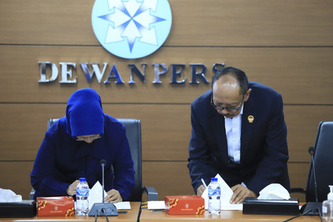 LPSK dan Dewan Pers menandatangani nota kesepahaman (MoU) tentang Perlindungan Kerja Pers, di Gedung Dewan Pers, Jakarta, Senin (5/5/2025). Foto: Dok. Humas LPSK