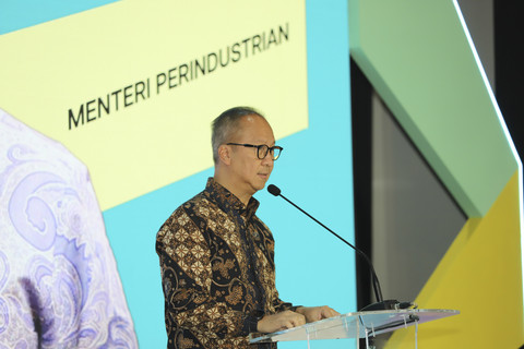 Menteri Perindustrian Agus Gumiwang memberikan keynote speech pada kumparan New Energy Vehicle Summit 2025 di MGP Space, SCBD Park, Jakarta, Selasa (6/5/2025). Foto: Jamal Ramadhan/kumparan