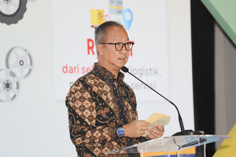 Menteri Perindustrian Agus Gumiwang memberikan keynote speech pada kumparan New Energy Vehicle Summit 2025 di MGP Space, SCBD Park, Jakarta, Selasa (6/5/2025). Foto: Jamal Ramadhan/kumparan