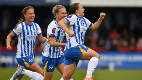 Brighton & Hove Albion menang 4-2 atas Arsenal dalam lanjutan Liga Inggris Wanita (WSL) 2024/25 di Broadfield Stadium, Inggris, Senin (5/5). Foto: Dok. Brighton & Hove Albion