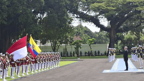 Presiden Republik Indonesia Prabowo Subianto menerima surat kepercayaan Duta Besar Luar Biasa dan Berkuasa Penuh (LBBP) dari 8 negara di Istana Merdeka, siang ini, Selasa (6/5/2025). Foto: Zamachsyari/kumparan