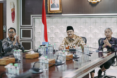 Menteri Sosial Saifullah Yusuf (Gus Ipul) memberi arahan dalam sosialisasi penyelenggaraan Sekolah Rakyat Tahun Ajaran 2025/2026. Foto: Dok. Kemensos
