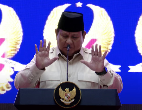 Prabowo berpidato dalam acara halalbihalal purnawirawan TNI AD (PPAD), Selasa (6/5/2025). Foto: Dok. YouTube Setpres