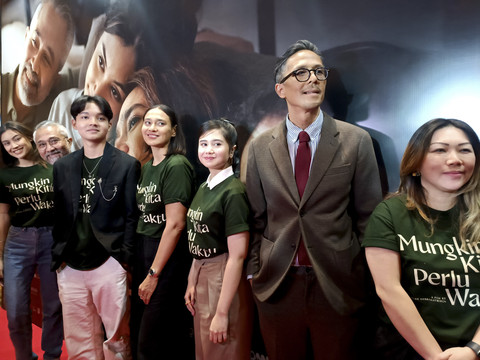 Konferensi Pers Film Mungkin Kita Perlu Waktu di XXI Epicentrum, Jakarta Selatan, Selasa (6/5/2025). Foto: Giovanni/kumparan