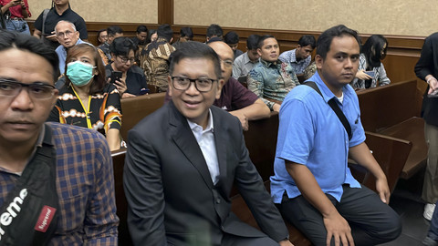 Sekjen PDIP Hasto Kristiyanto dalam sidang lanjutan kasus dugaan suap dan perintangan penyidikan kasus Harun Masiku, di Pengadilan Tipikor Jakarta, Rabu (7/5/2025). Foto: Fadhil Pramudya/kumparan
