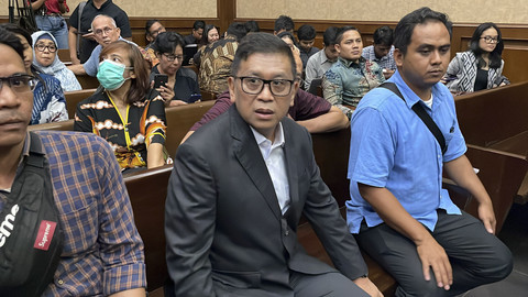 Sekjen PDIP Hasto Kristiyanto dalam sidang lanjutan kasus dugaan suap dan perintangan penyidikan kasus Harun Masiku, di Pengadilan Tipikor Jakarta, Rabu (7/5/2025). Foto: Fadhil Pramudya/kumparan
