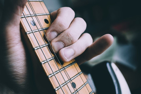 Chord Coba Kau Katakan Padaku Dia Itu Siapa. Foto hanya ilustrasi, bukan yang sebenarnya. Sumber: Pexels/freestocks.org 