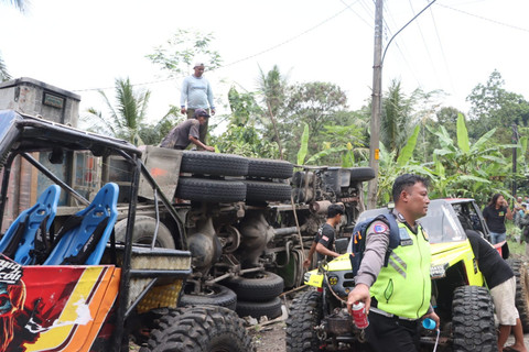 Truk yang mengalami kecelakaan di Jalan Purworejo-Magelang. Dok: Polres Purworejo