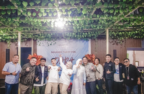 Penyanyi Danil Jose feat Sara Rahayu di acara peluncuran intim yang berlangsung di Cafe Trader Didi Max. Foto: Istimewa