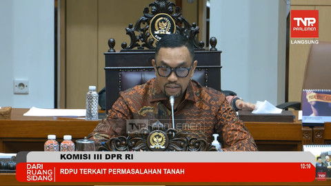 Wakil Ketua Komisi III Sahroni memimimpin RDPU terkait permasalahan tanah di Kompleks Parlemen, Senayan, Jakarta, Rabu (7/5/2025). Foto: YouTube/ TVR Parlemen