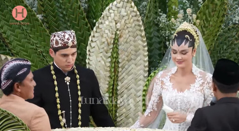 Pernikahan Luna Maya dan Maxime Bouttier. Foto: YouTube TS Media