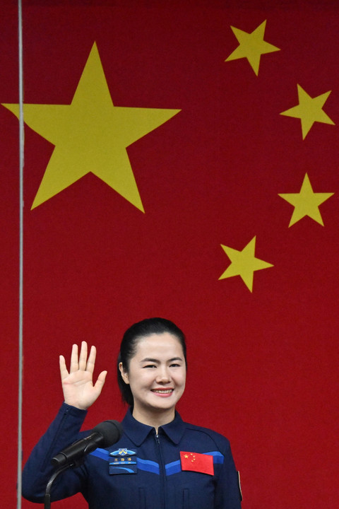 Astronaut teknisi perempuan pertama dari China Wang Haoze. Foto: ADEK BERRY / AFP