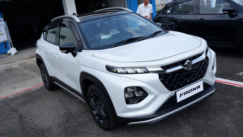 Detail bagian luar dan dalam Suzuki Fronx SGX. Foto: Sena Pratama/kumparan