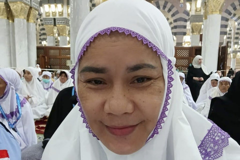 Maimunah Zebuah, jemaaf haji yang berangkat ke Tanah Suci karena menggantikan ibundanya yang wafat.  Foto:  Afifun Nidlom/Media Center Haji