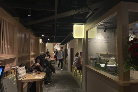 Suasana di Yashinoki Yokocho Plaza Senayan, Jakarta. Foto: Salsha Okta Fairuz/kumparan
