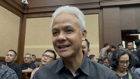 Ketua DPP PDIP, Ganjar Pranowo, menghadiri sidang lanjutan Sekjen PDIP, Hasto Kristiyanto di PN Jakpus pada Kamis (8/5/2025). Foto: Abid Raihan/kumparan