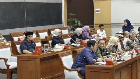 Wakil Ketua DPR RI Cucun Ahmad Syamsurijal pimpin rapat Timwas Haji di Ruang Komisi VIII DPR Komplek Parlemen, Senayan, Jakarta, Kamis (8/5/2025). Foto: Dok. Timwas Haji