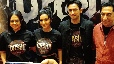 Artis Zulfa Maharani (tengah) usai press screening film Dasim. Foto: Aprilandika Pratama/kumparan