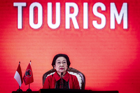 Ketua Umum PDI Perjuangan Megawati Soekarnoputri memberikan sambutan pada acara pemberian penghargaan Trisakti Tourism Award (Desa Wisata) 2025 di Jakarta, Kamis (8/5/2025). Foto: Bayu Pratama S/ANTARA FOTO